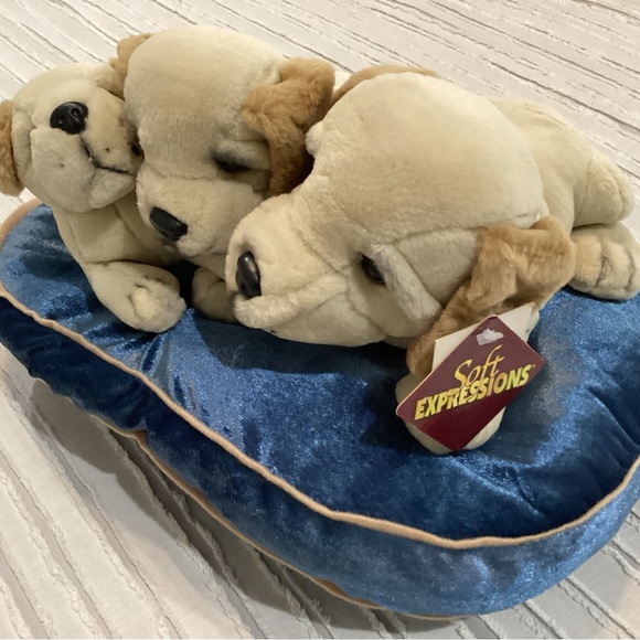 Vintage - New - 3 Puppies on a Pillow - Never Used or Displayed - Picture 2 of 7